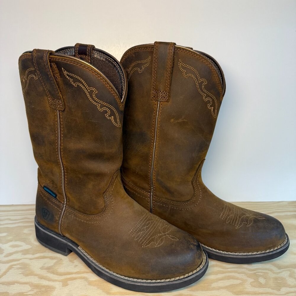 Ariat Boys Delilah Round Toe Waterproof Western Boot 6.5 Big Kid Brown